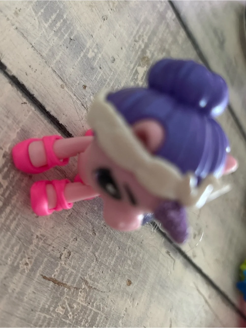 Zuru Unicorn Squad Surprise Glitter Swan Lake Ballet with Shoes & Headband!